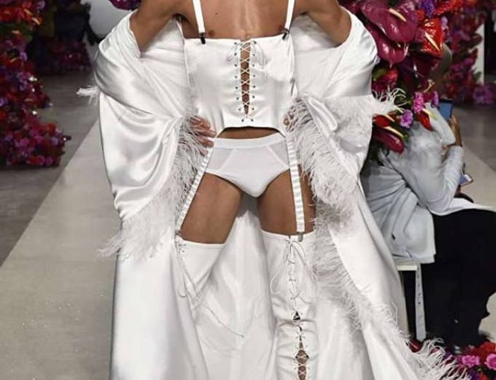 Nowofalowa mutacja bieliźnianej mody męskiej lat 50.