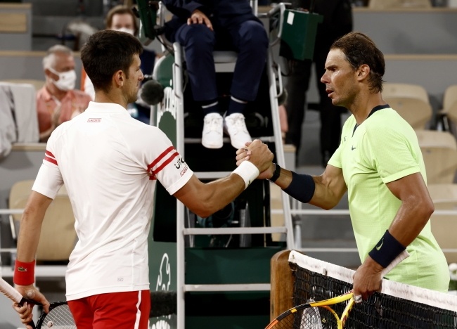 French Open - Nadal odpadł w półfinale po porażce z Djokovicem, fot. PAP/EPA/YOAN VALAT