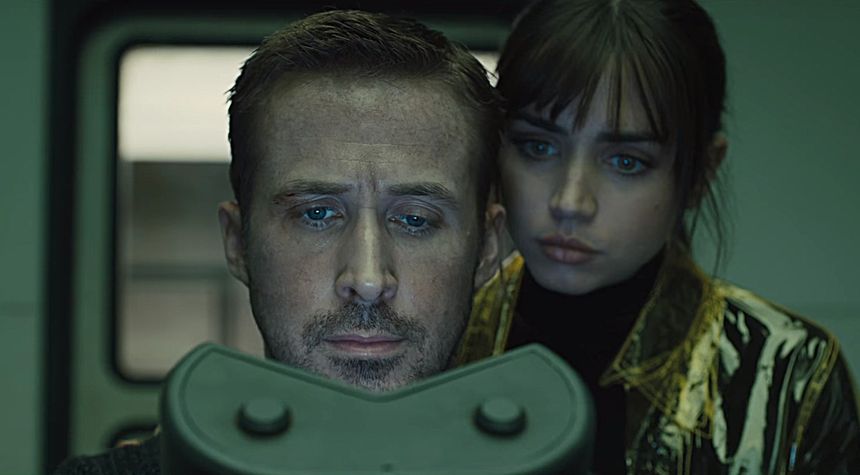 Para idealna. Rayan Gosling nowy łowca i jego filmowa towarzyszka życia  Ana de Armas. Zwiastun filmu.