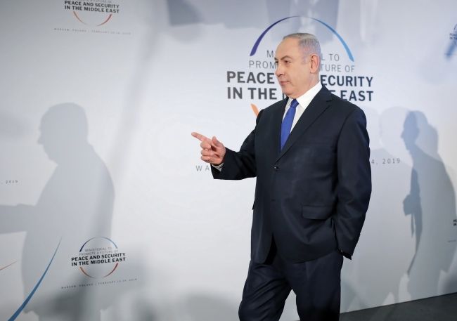 Premier Izraela Benjamin Netanjahu po przyjeździe na PGE Narodowy w Warszawie, fot. PAP/Leszek Szymański