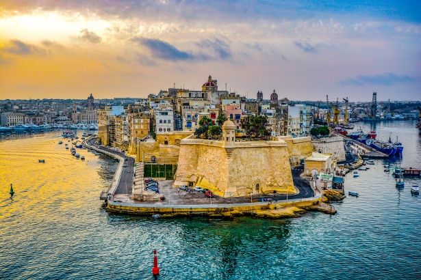 Malta nie wpuści na swoje terytorium osób nie w pełni zaszczepionych przeciwko Covid-19.