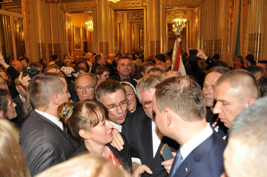 Ambasada RP w Paryżu, 28 listopada 2015 r. Piotr Muszyński pyta Prezydenta RP o 14 czerwca 2016 r.