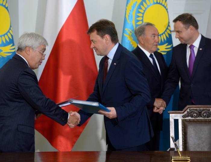 Błaszczak: W Polsce nie ma zagrożenia i potrzeby robienia zapasów