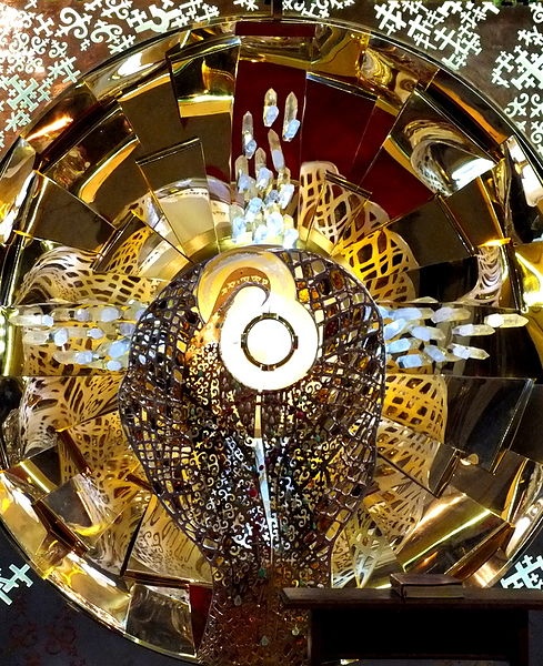 Ołtarz-tabernakulum Gwiazda Kazachstanu autorstwa Mariusza Drapikowskiego(Aw58).JPG, źródło: Wikimedia Commons