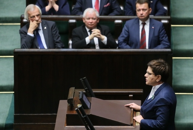Premier Beata Szydło zapowiedziała  akcję mającą wspierać i promować ochronę życia, fot. PAP/Paweł Supernak