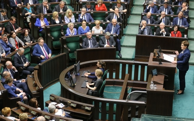 Premier Beata Szydło przedstawia informację o wynikach audytu rządów PO-PSL, fot. PAP/Paweł Supernak