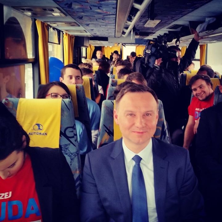 W drodze na spotkanie z wyborcami.